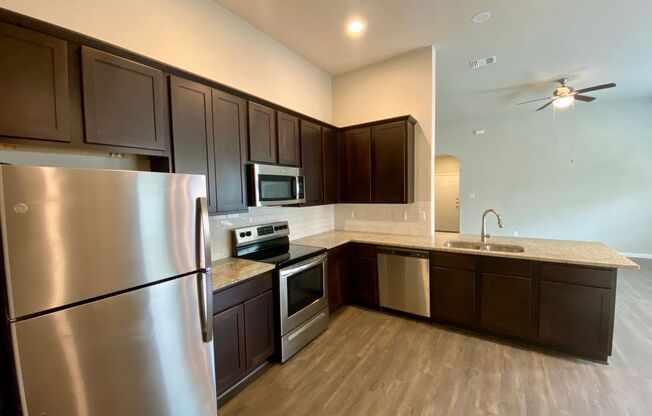 Luxury 3/2 Duplex Navarro ISD Rent Ready Today