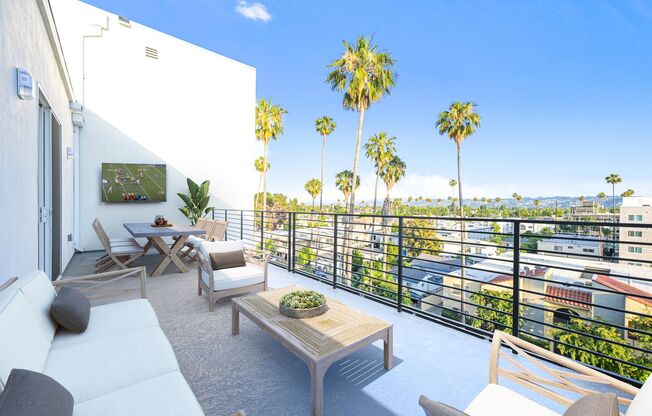 3 beds, 2 baths, 1,400 sqft, $3,700, Unit 502
