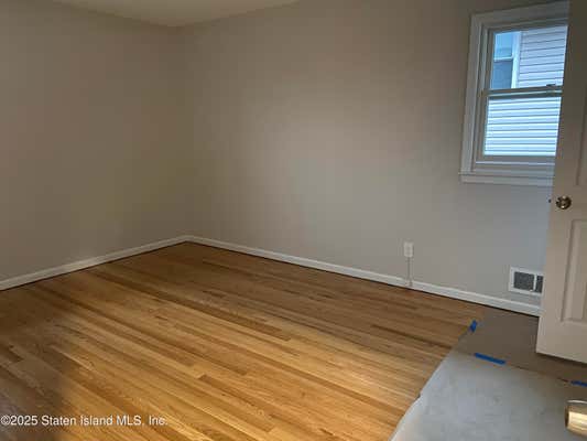 11 DUNCAN ST