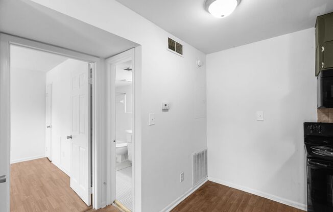 1 bed, 1 bath, 597 sqft, $1,039, Unit 1617K