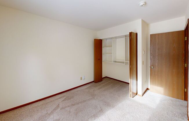 2 beds, 1 bath, 950 sqft, $1,500, Unit 7701RA