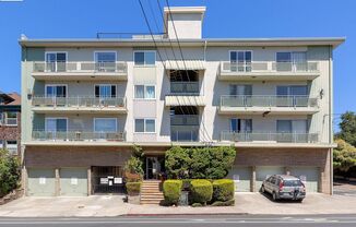 $1600 1B/1BTH PERFECTLY LOCATED CONDO IN OAKLAND