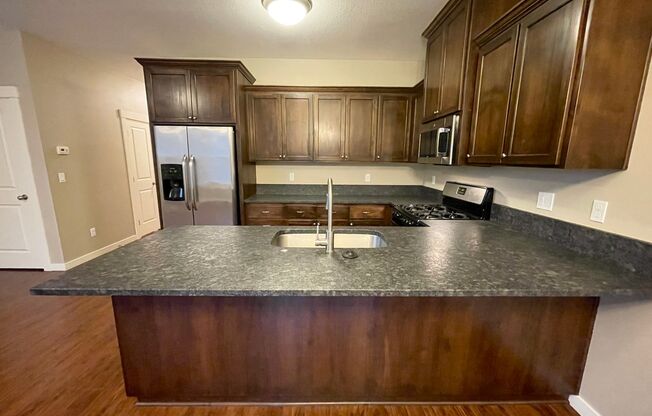 3 beds, 2.5 baths, 1,350 sqft, $2,350, Unit 6