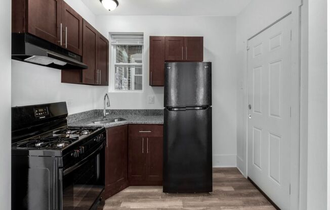 5106 W 21 PL