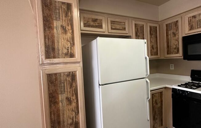 Must See 2 Bedroom Condo! Newly Renovated!