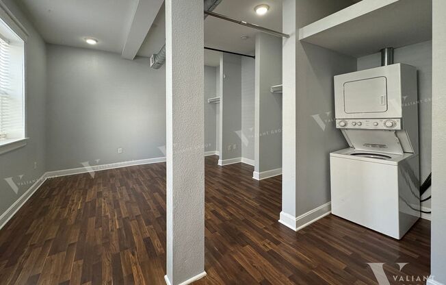 Studio, 1 bath, $780, Unit 206F