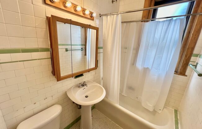 Studio, 1 bath, 300 sqft, $1,665, Unit 530-604