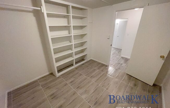 1 bed, 1 bath, 800 sqft, $1,099, Unit 3545 West Temple