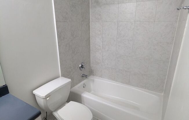 Studio, 1 bath, 925 sqft, $1,800, Unit A-212