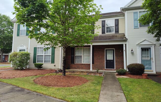 Move-in Ready Townhome located in the Beverly Crest Community!