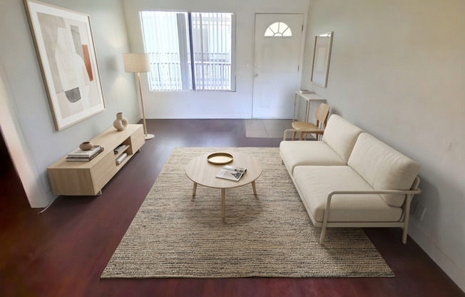 2 Bed/ 2 Bath with Patio | Gated Community | Centrally Located in Long Beach