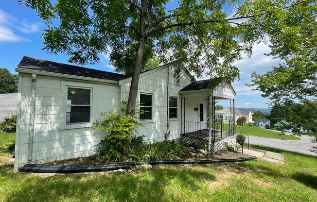 Radford 2 Br/1 Ba, Available Jan. 2nd