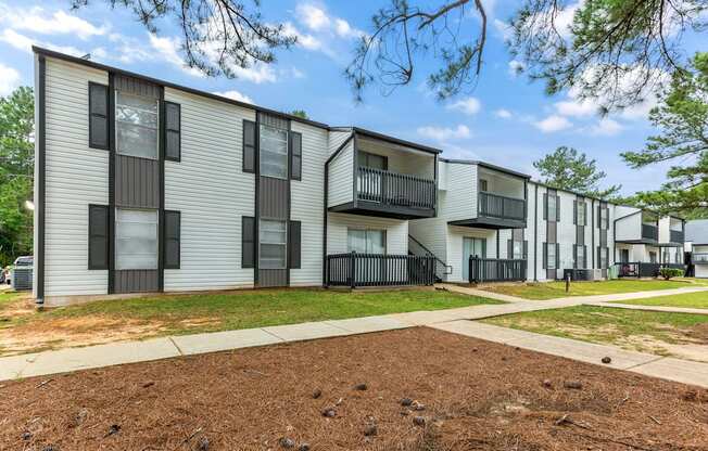 the preserve at ballantyne commons apartment exterior