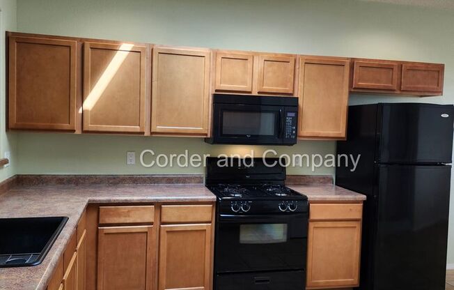 3 beds, 2 baths, $2,550