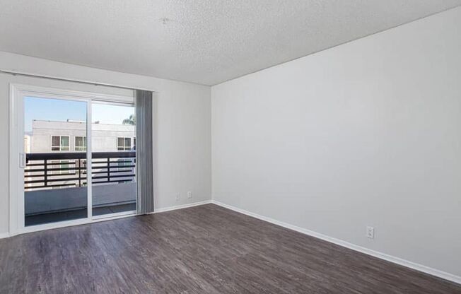 1 bed, 1 bath, 671 sqft, $2,325, Unit 434