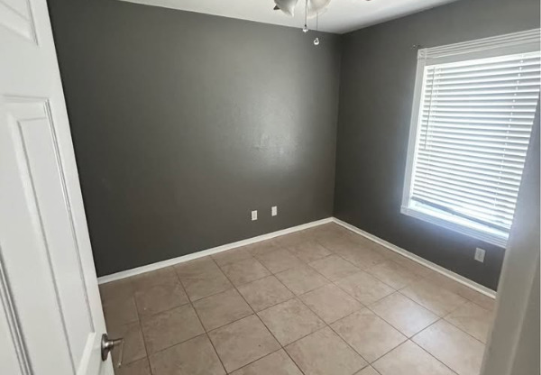 4025 E SAINT CHARLES AVE