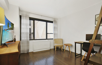 2 beds, 1 bath, $4,995, Unit 3C