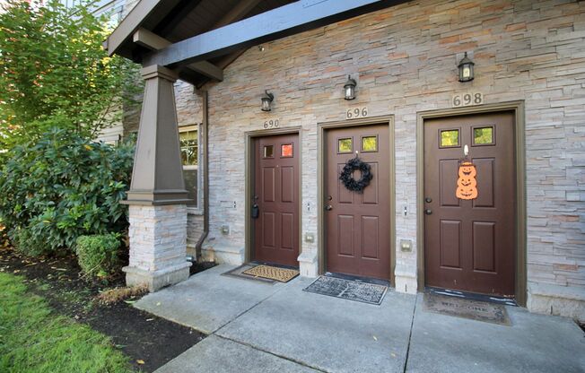 Tanasbourne 2 Bed 1 Bath Townhome