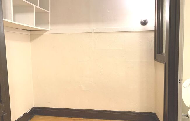 Studio, 1 bath, $875, Unit 13