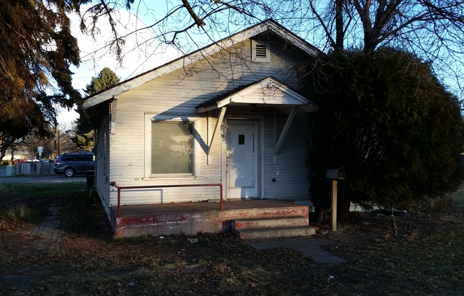 Large 3 br near YVCC