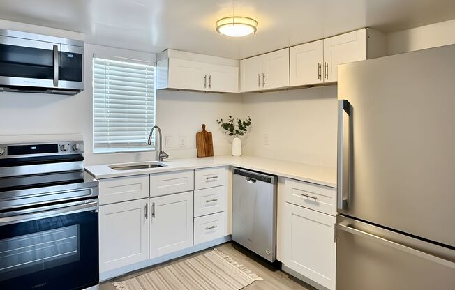 2 beds, 1 bath, 740 sqft, $1,595