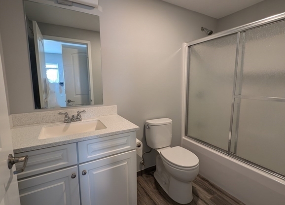 1 bed, 1.5 baths, 620 sqft, $2,595, Unit 415