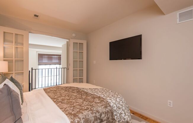 2 beds, 2 baths, $2,995, Unit #204