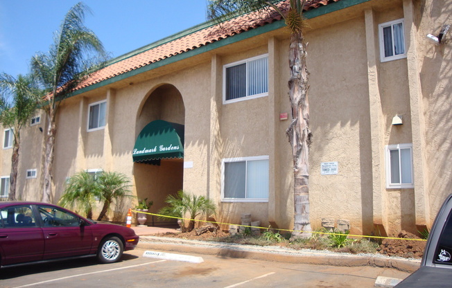 2 beds, 1 bath, 832 sqft, $1,975, Unit 105