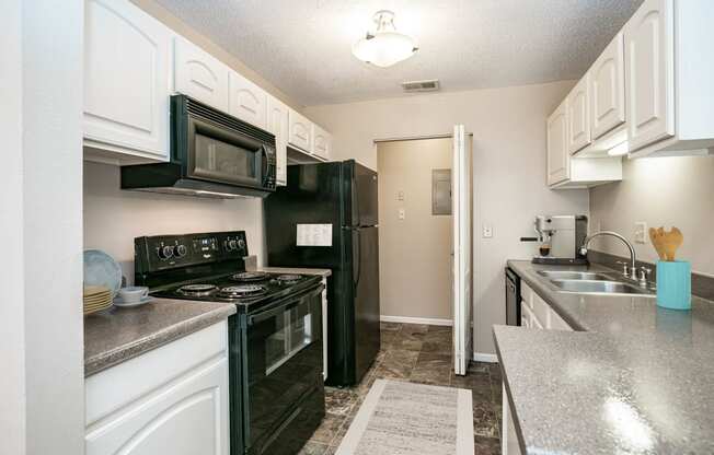 Modern Kitchen at Glen at Bogey Hills, Missouri, 63303