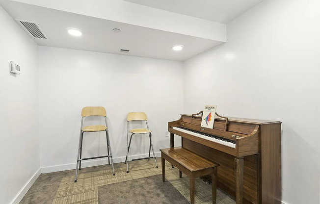 2 beds, 2 baths, $4,500, Unit B205