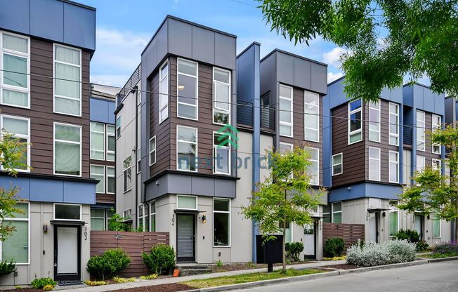 2 BEDS & 2 BATH TOWNHOUSE FOR RENT