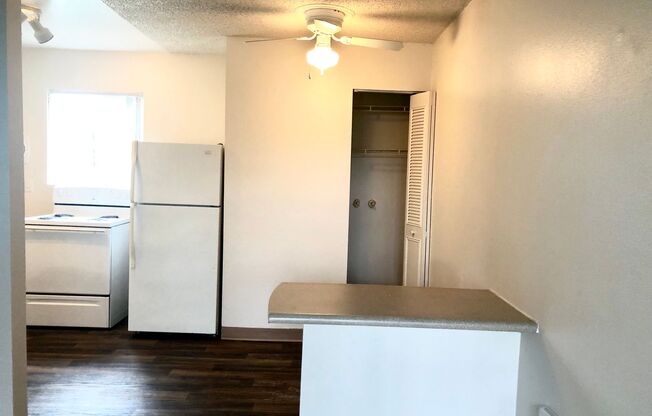 1 bed, 1 bath, 526 sqft, $1,250, Unit 27