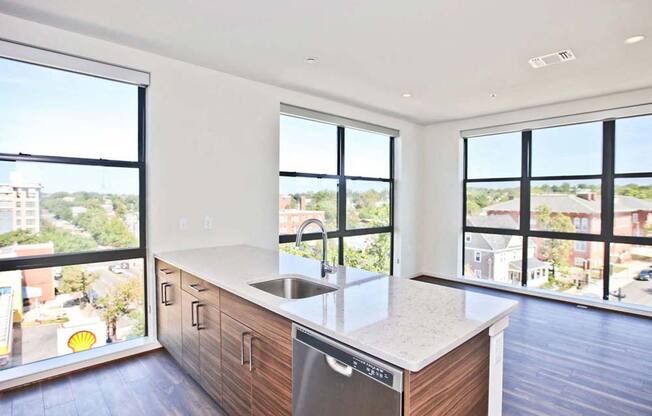 Kitchen Top at Fahrenheit Apartments, Washington