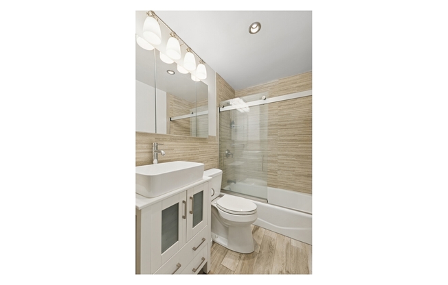 1 bed, 1 bath, 900 sqft, $650,000, Unit 7A