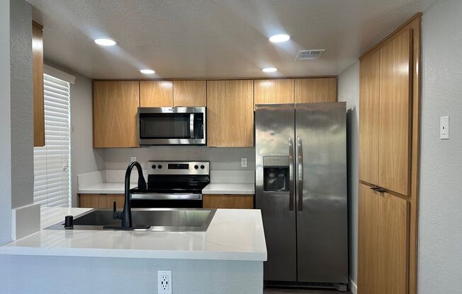 2 beds, 2 baths, 986 sqft, $2,785, Unit 706