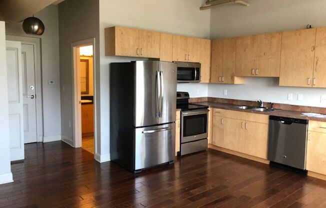 1 bed, 1 bath, 651 sqft, $1,350, Unit 531