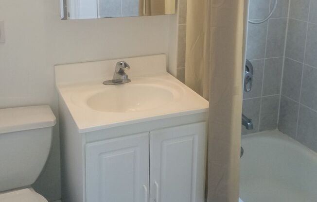 1 bed, 1 bath, 645 sqft, $2,150, Unit 3527-3