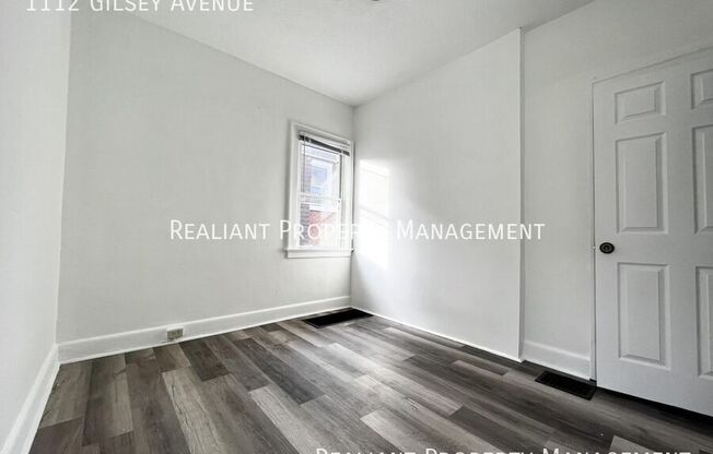 1112 GILSEY AVE