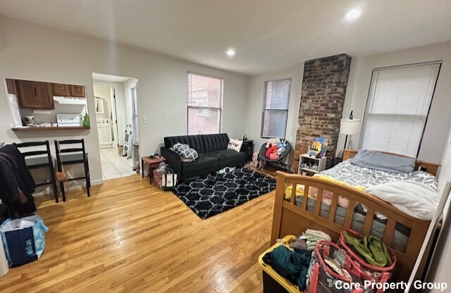 17 GREENOUGH