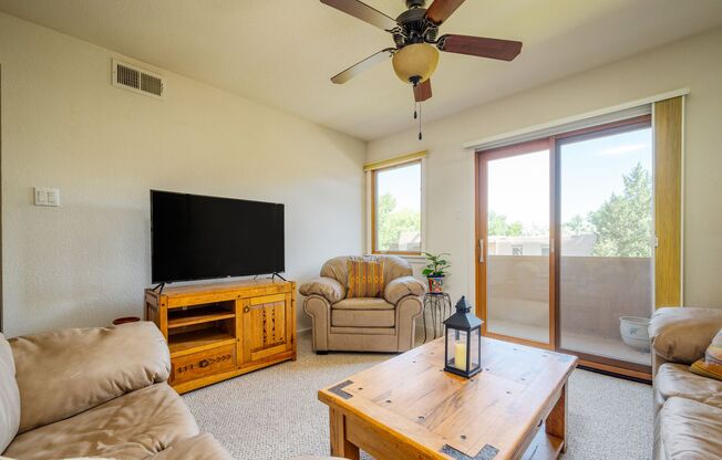 1 bed, 1 bath, $1,800, Unit UNIT 40