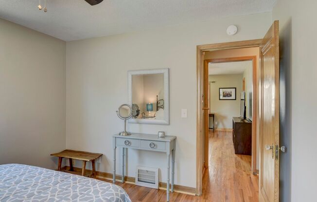 2 beds, 1 bath, $1,550