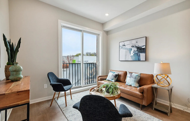 2 beds, 2 baths, 895 sqft, $2,150, Unit Unit 404