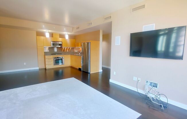 1 bed, 1 bath, $2,495, Unit UNIT 1300