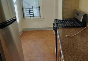 2 beds, 1 bath, 950 sqft, $2,350, Unit 3