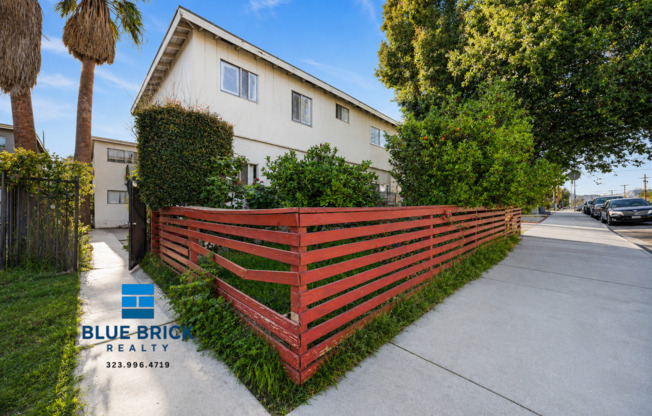 6929 WHITSETT AVE