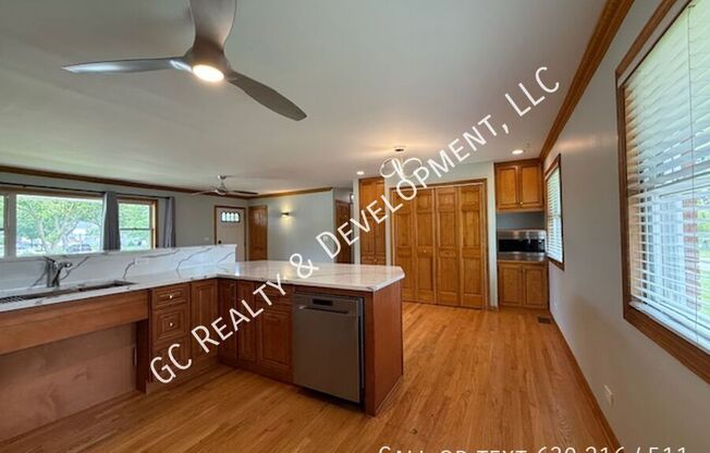 381 W MILLERS RD
