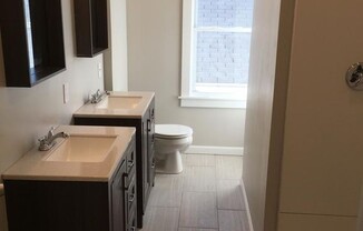 4 beds, 1 bath, $2,600, Unit 637 Smith #1