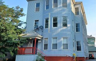 12 Suffield St 3