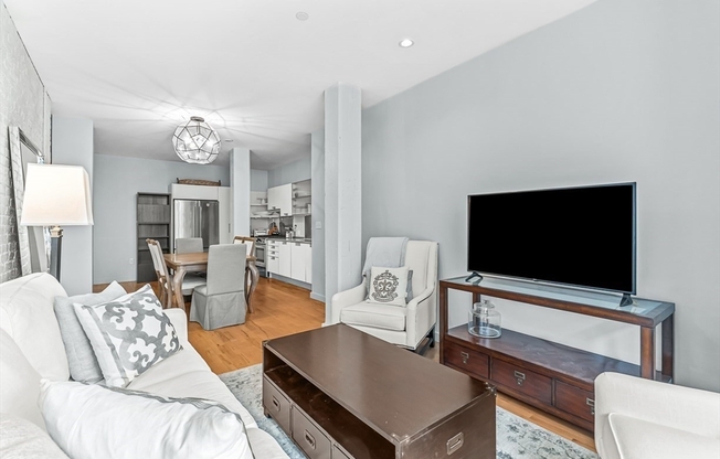 1 bed, 1 bath, 859 sqft, $4,250, Unit 211