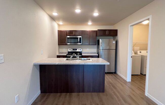 2 beds, 1 bath, 938 sqft, $1,345, Unit ST 1419-12